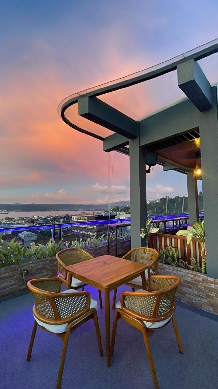 Golden Palace Hotel Batu Merah Exterior photo